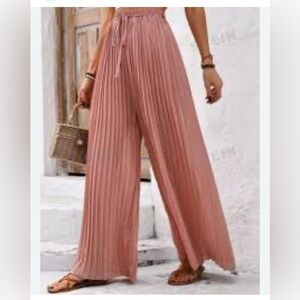 Wide leg pants